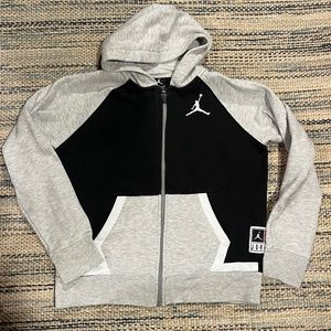excellent condition!! Jordan zip up hoodie youth XL